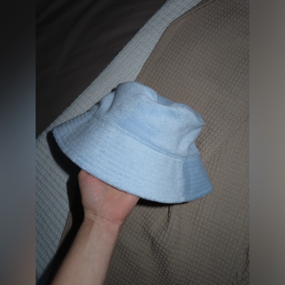 Aritzia Gander Bucket Hat - Picture 5 of 6